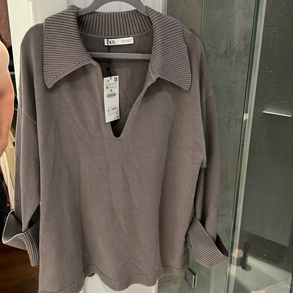 *BRAND NEW* ZARA SWEATER WITH TAG